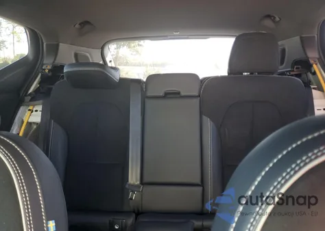 2021 Volvo Xc40 T5 R-Design z USA, uszkodzony, nr VIN YV4162UM4M2438054